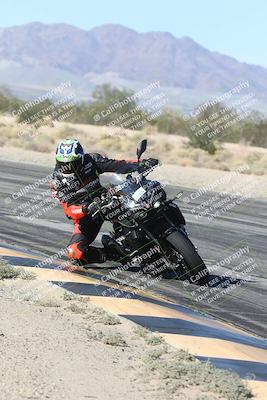 media/Dec-04-2025-Racers Edge (Thu) [[5ebc9f124d]]/3-B Group/3-Session 2 (Turn 7 Inside)/